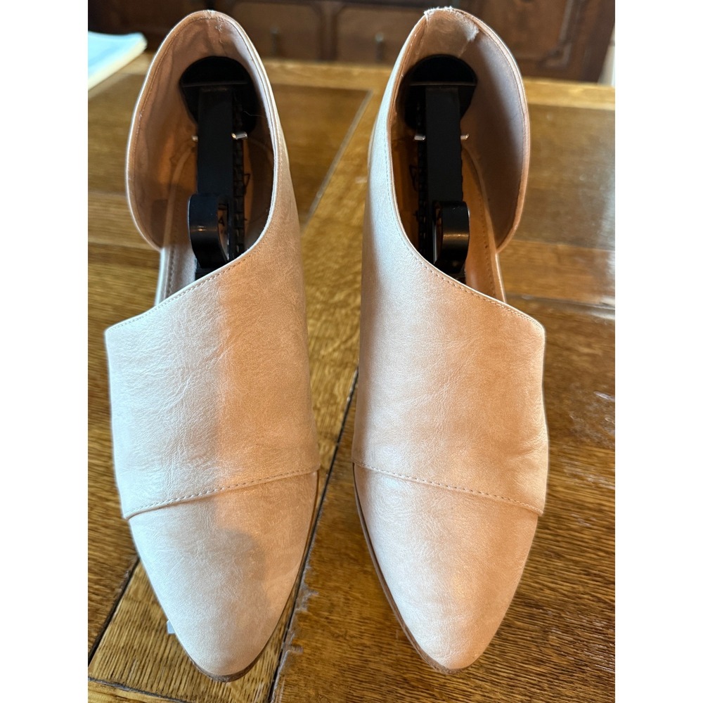 Women's Size 8 Ivory Pointed Toe D'Orsay Flats Asymmetrical Minimalist Loafers